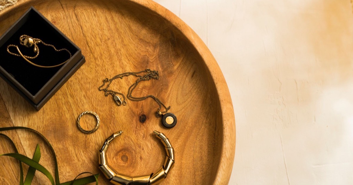 Jewellery inventory tracked by karat and weight